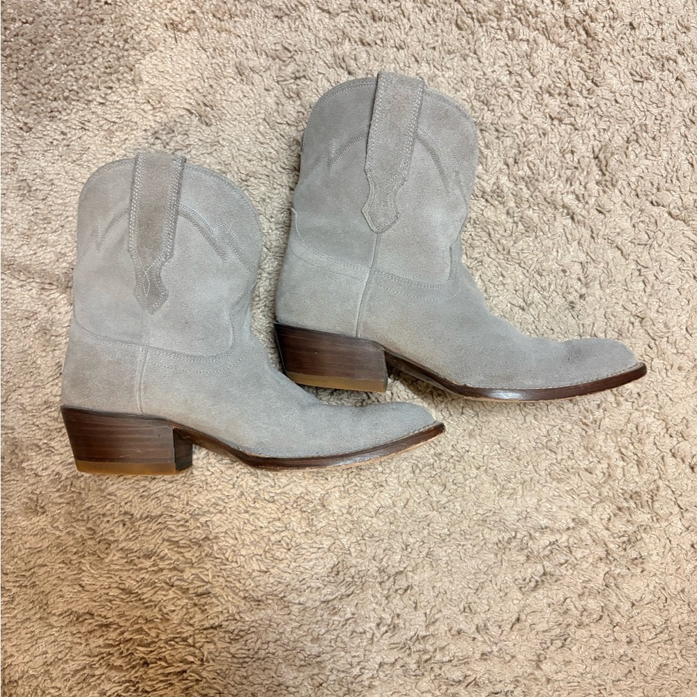 Cuero Jessie Shortie 6.5B Gray Suede Women's Western Boots